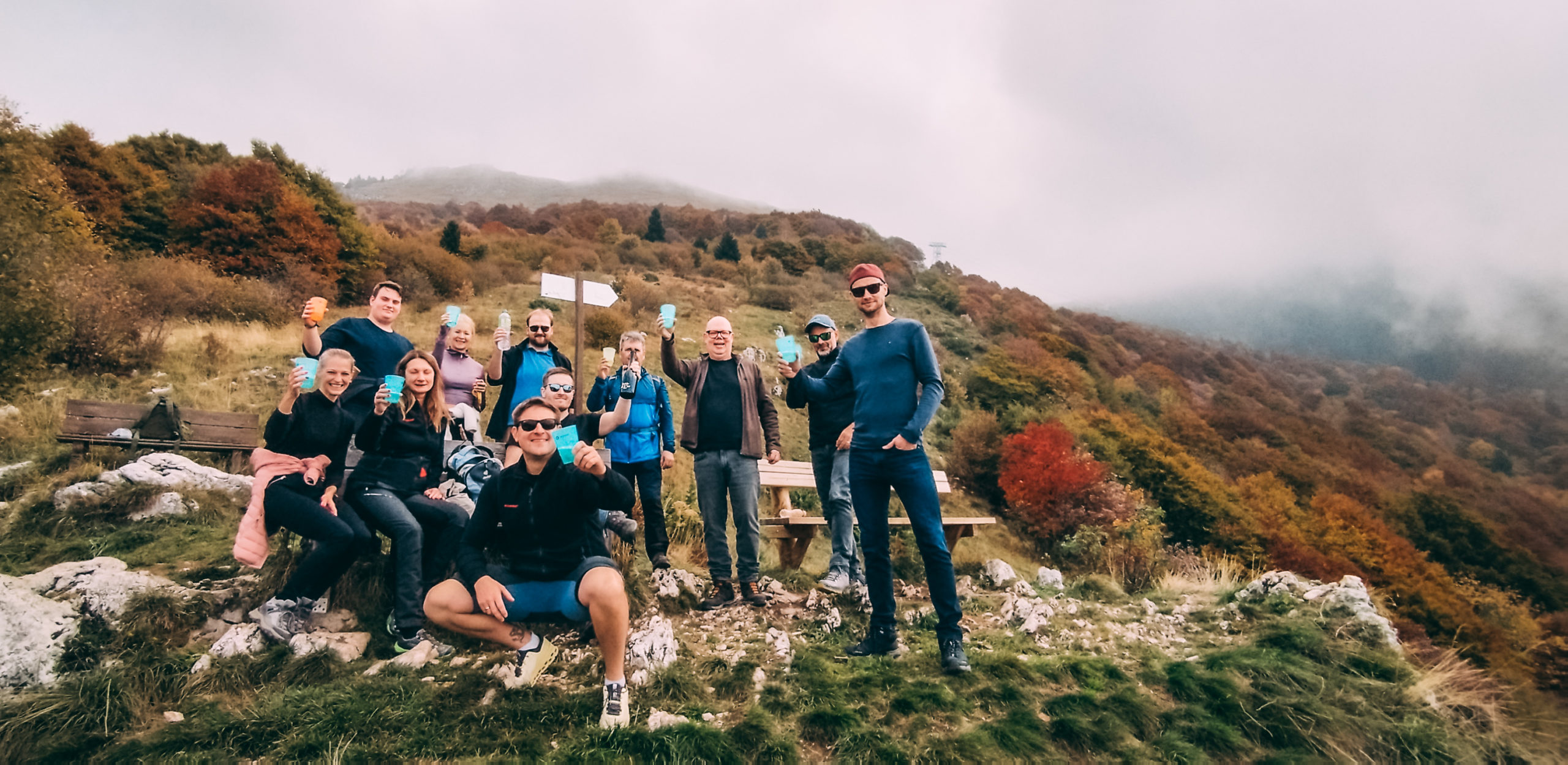 das Team der CC Communicate Consult auf Wandertour am Gardasee